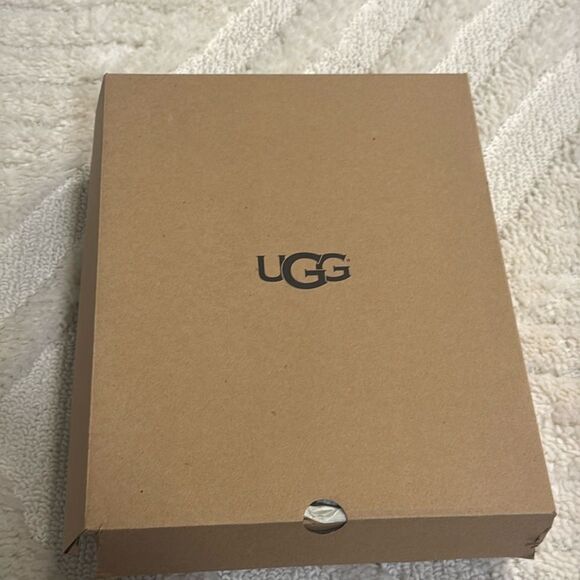 UGG tall chestnut brown boot, NIB size 8 - Picture 2 of 5